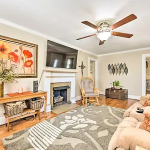 Retreat About 14 Mi To Dtwn Charlotte! Holiday home